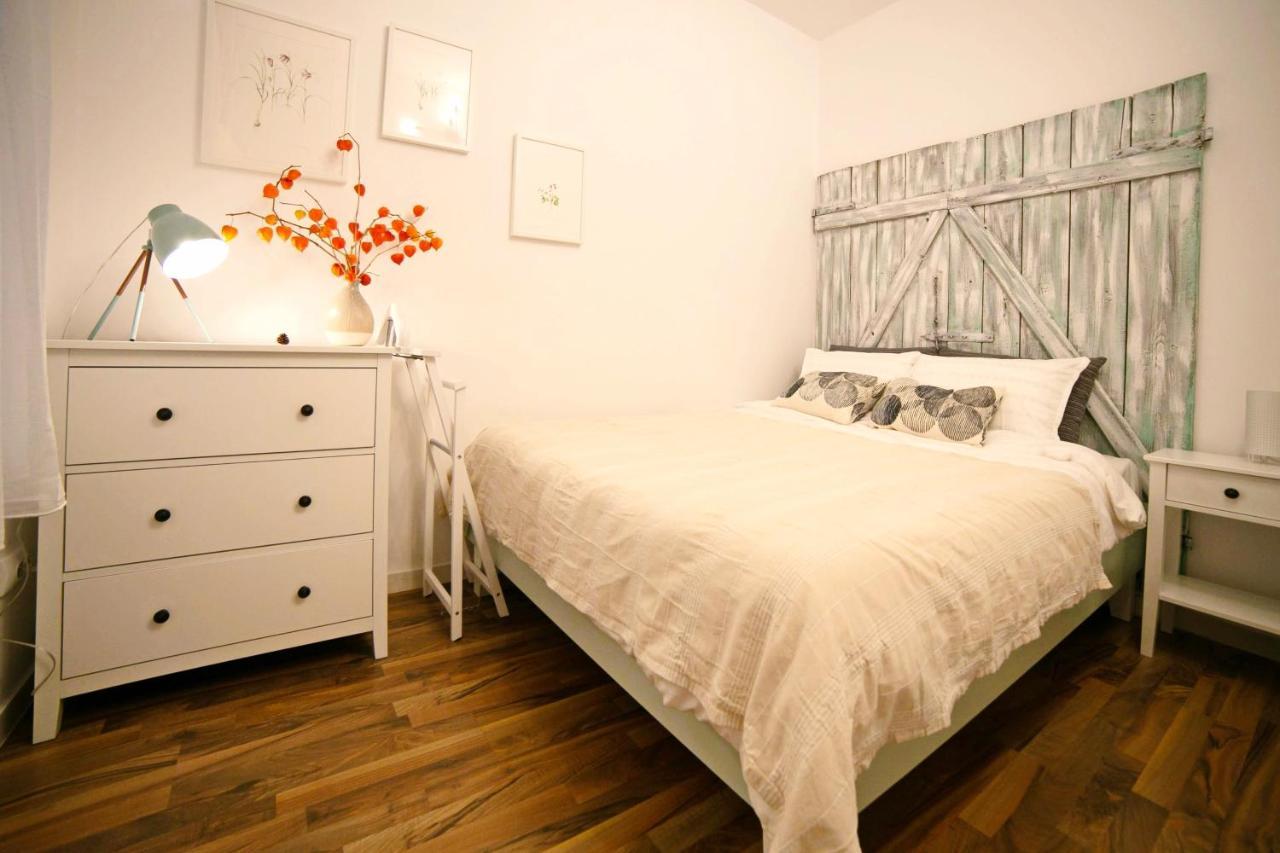 Jasmine Serenity Apartment - Central, Behind Black Church ブラショフ エクステリア 写真