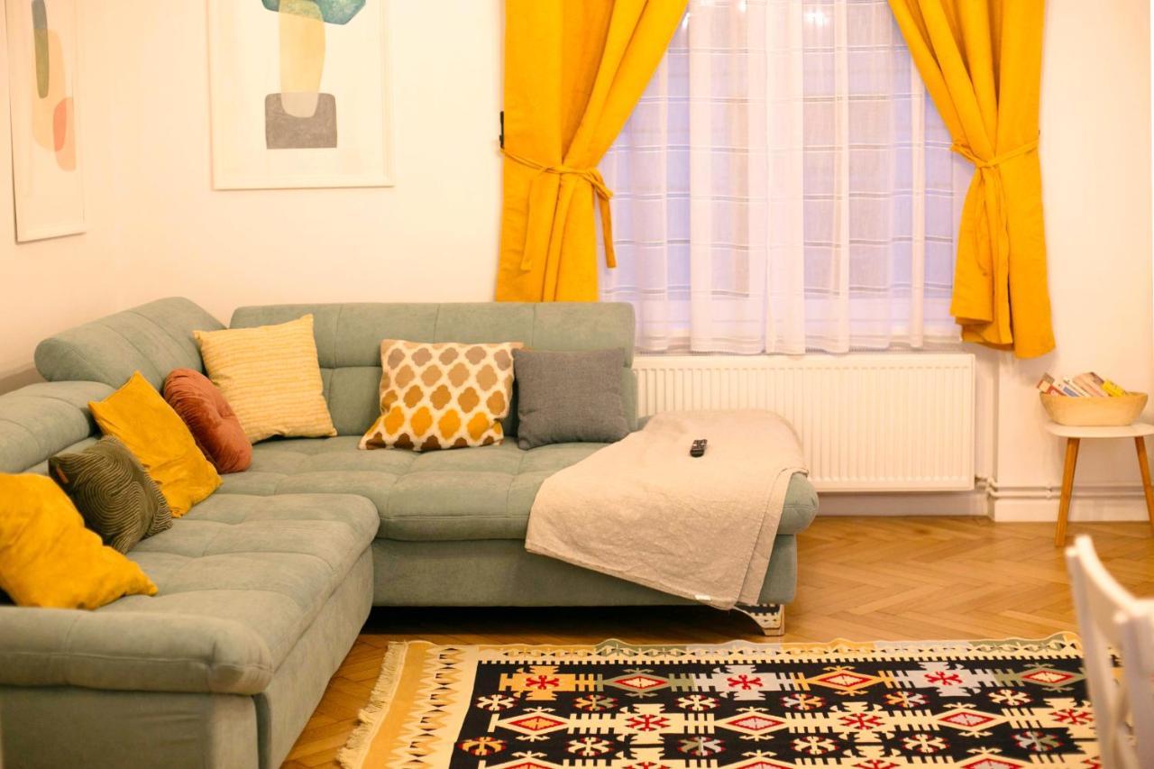 Jasmine Serenity Apartment - Central, Behind Black Church ブラショフ エクステリア 写真